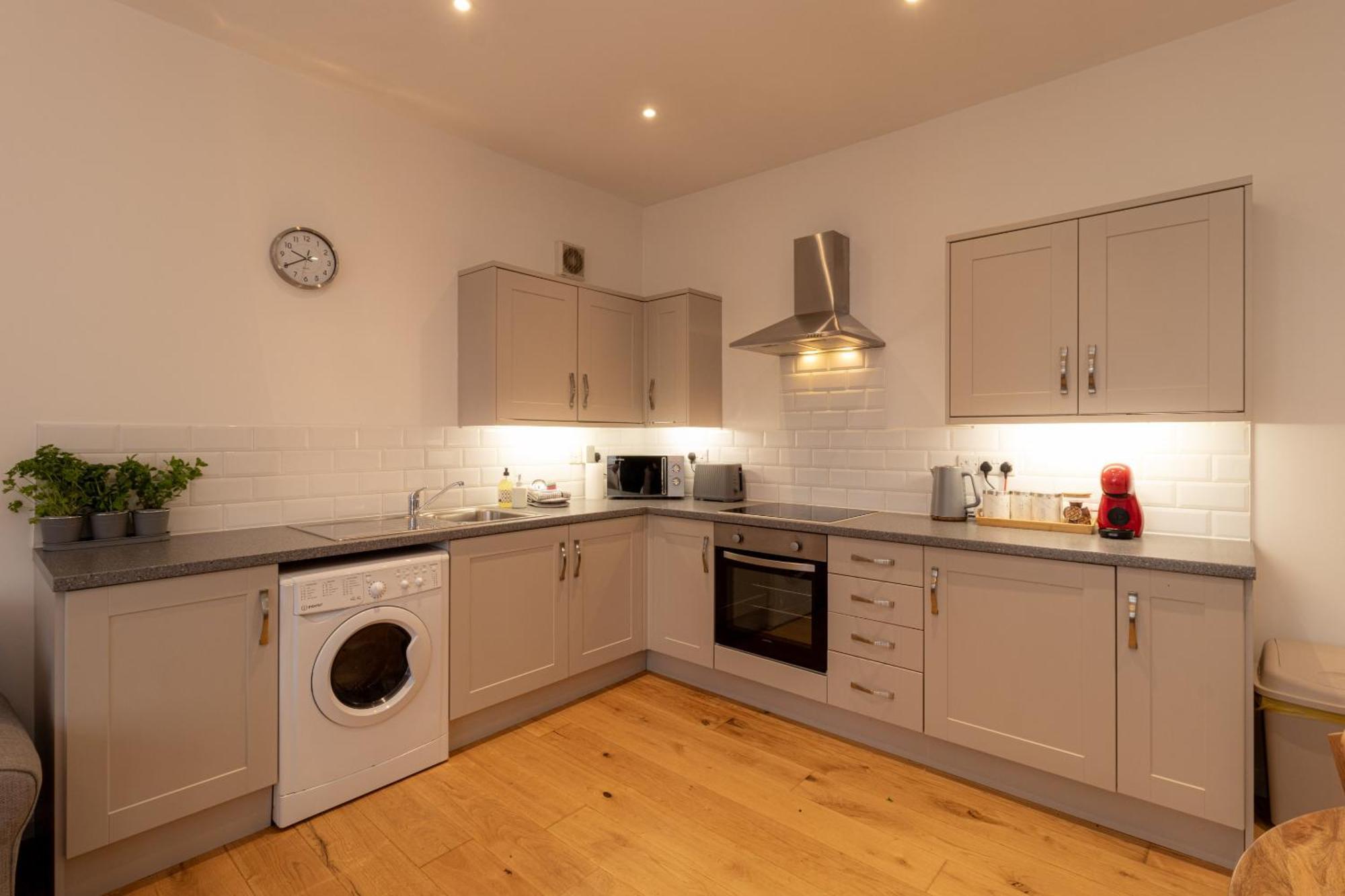 Crescent House Apartments Telford Room photo